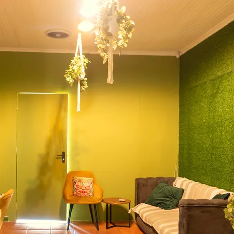 The grass-wall lounge
